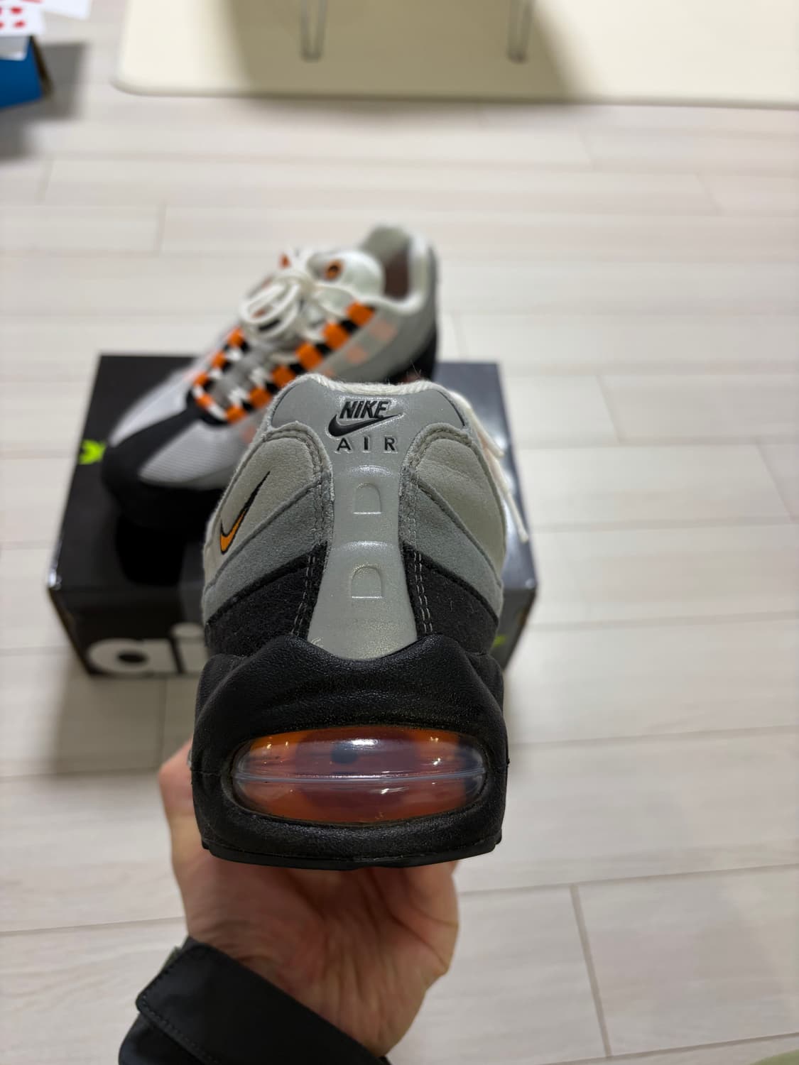 나이키 에어맥스95 big kids 브라이트 만다린 상품이미지7