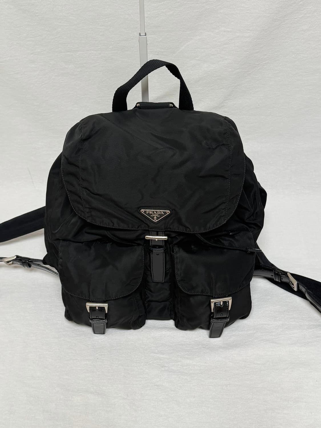 정품 프라다 포코노 나일론 투포켓 미디움 백팩 블랙 상품이미지5