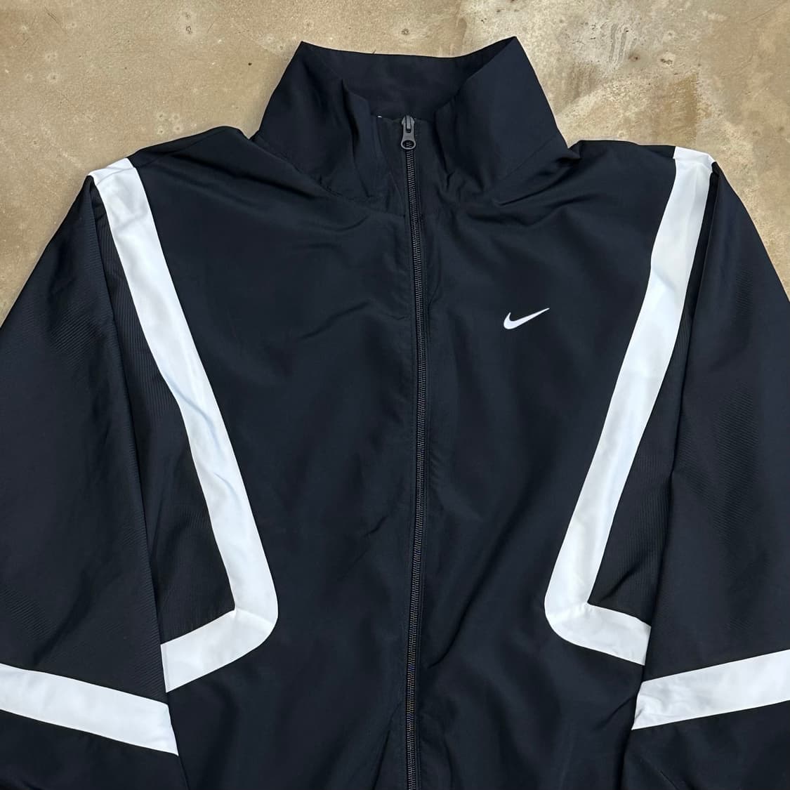 XL 나이키 화이트라인 블랙 바람막이 상품이미지1