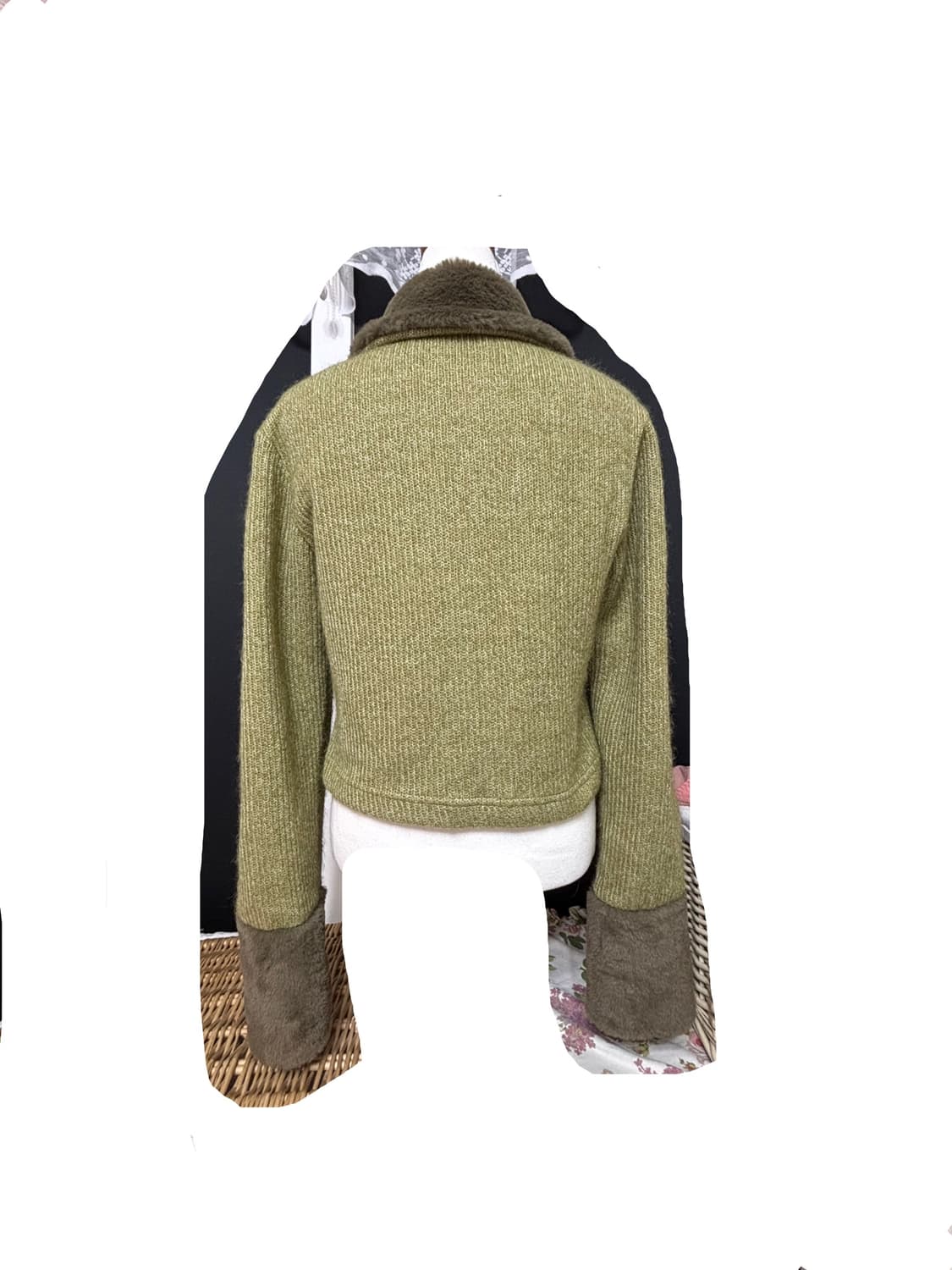 새제품ㅡ 털장식 올리브그린 컬러 집업 55 상품이미지2