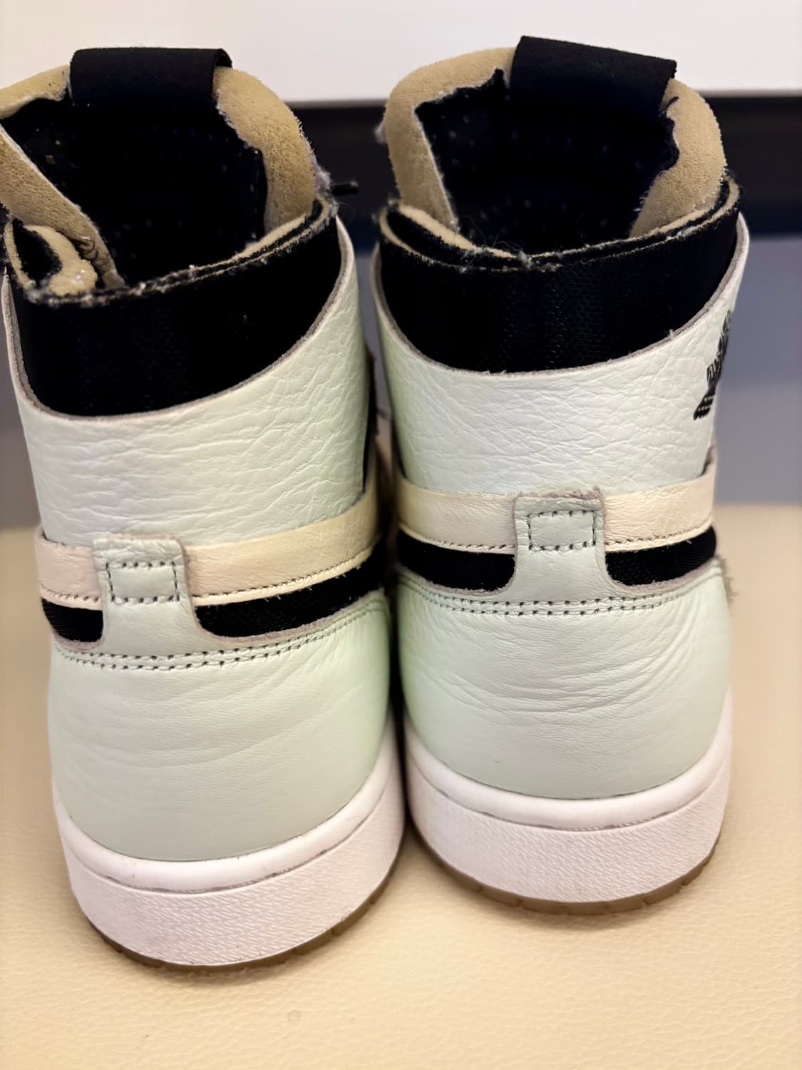 조던 1 줌에어 컴포트 페일 아이보리 235 상품이미지3