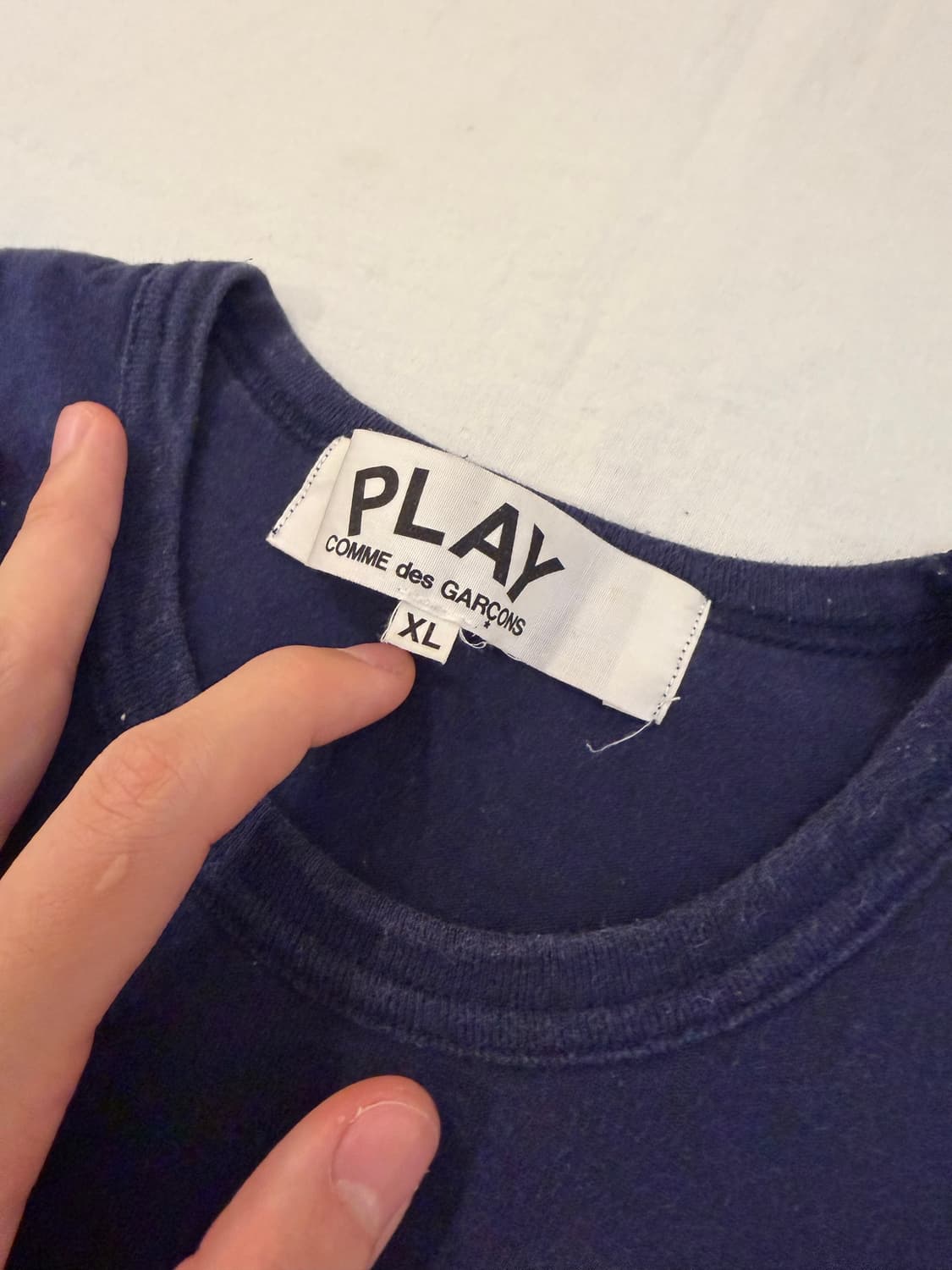 꼼데가르송 플레이 빅하트 프린팅 티셔츠 네이비 상품이미지4
