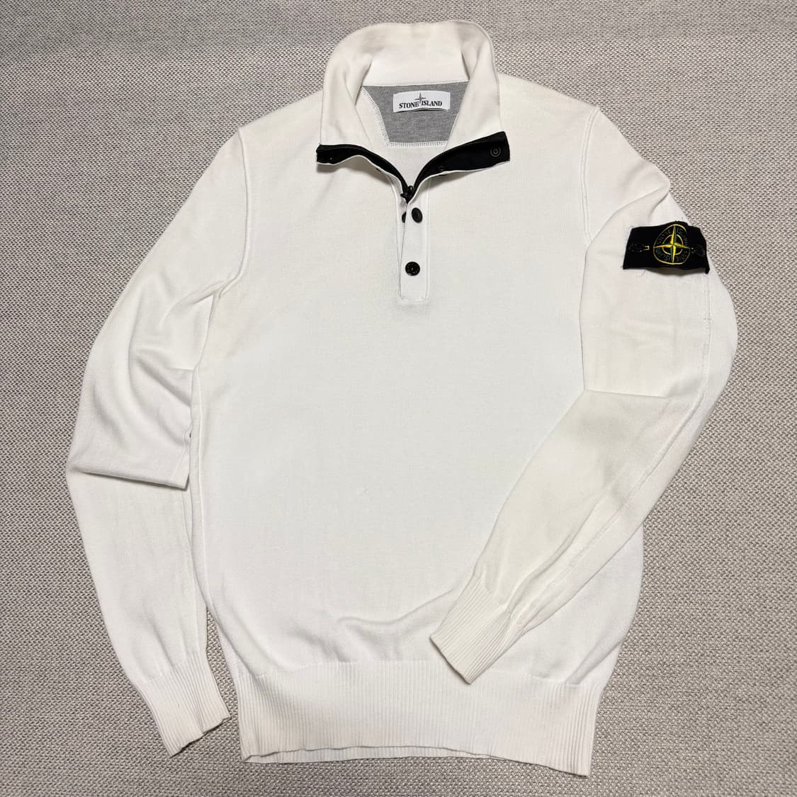 스톤아일랜드 하프버튼 집업 와펜 니트 상품이미지2