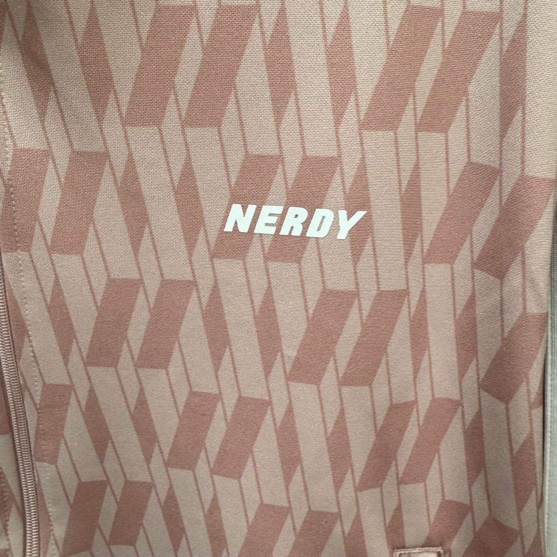 21F/W 널디 DNA 모노그램 트랙자켓 전면 로고 포인트 핑크 상품이미지6