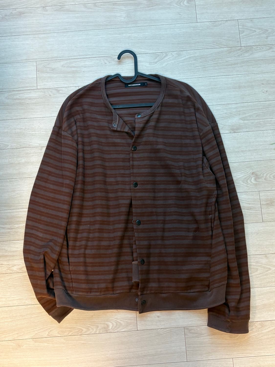 해칭룸 브라운 스트라이프 가디건 상품이미지1