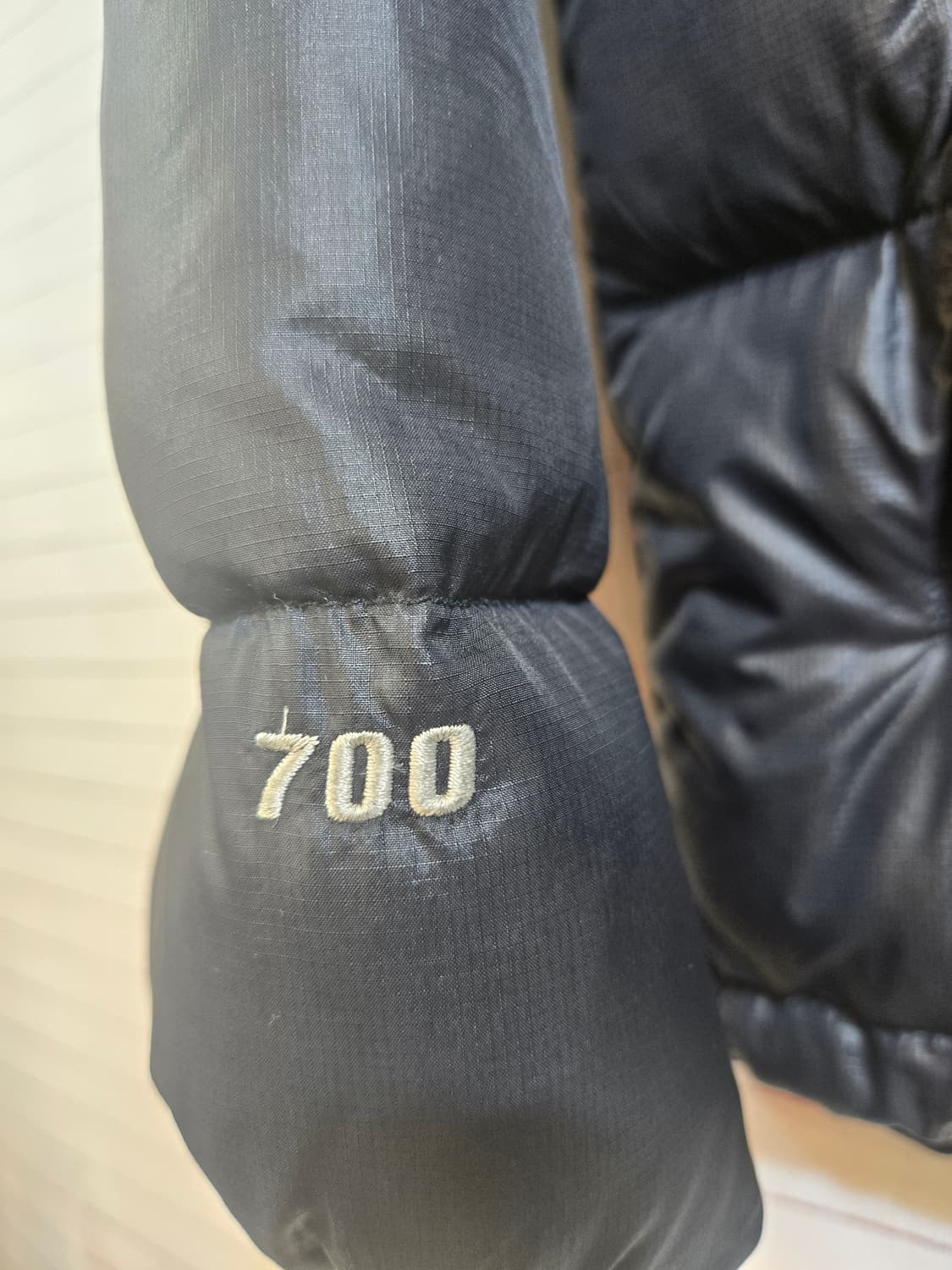 노스페이스 눕시 700 패딩 블랙 XS 상품이미지3