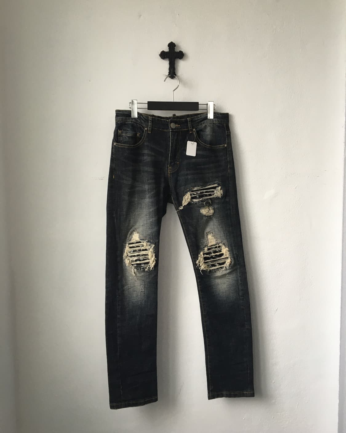 amiri Damage point denim pants 상품이미지1