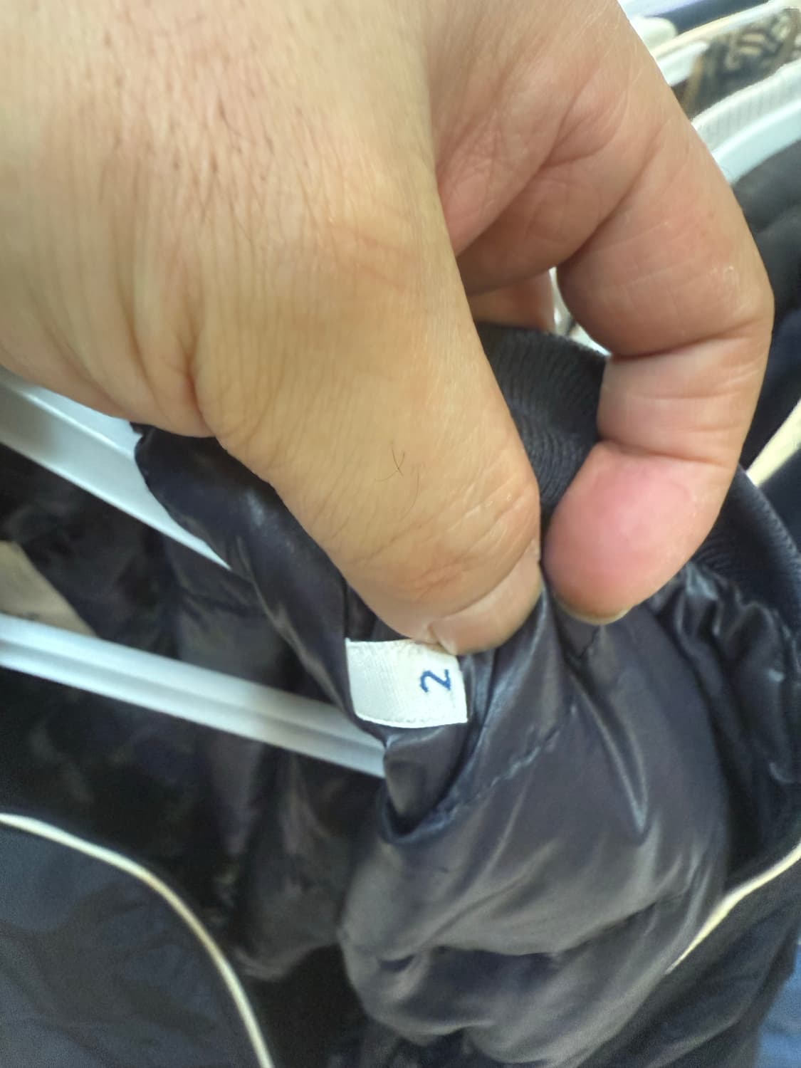 2/100 정품 몽클레어 FERDINAND  경량블루종 패딩 팝니다 상품이미지3