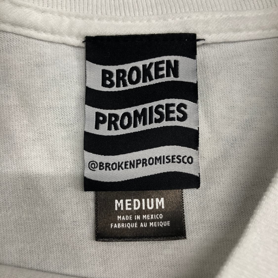 broken promises 오피셜 애니메이션 티셔츠 상품이미지5