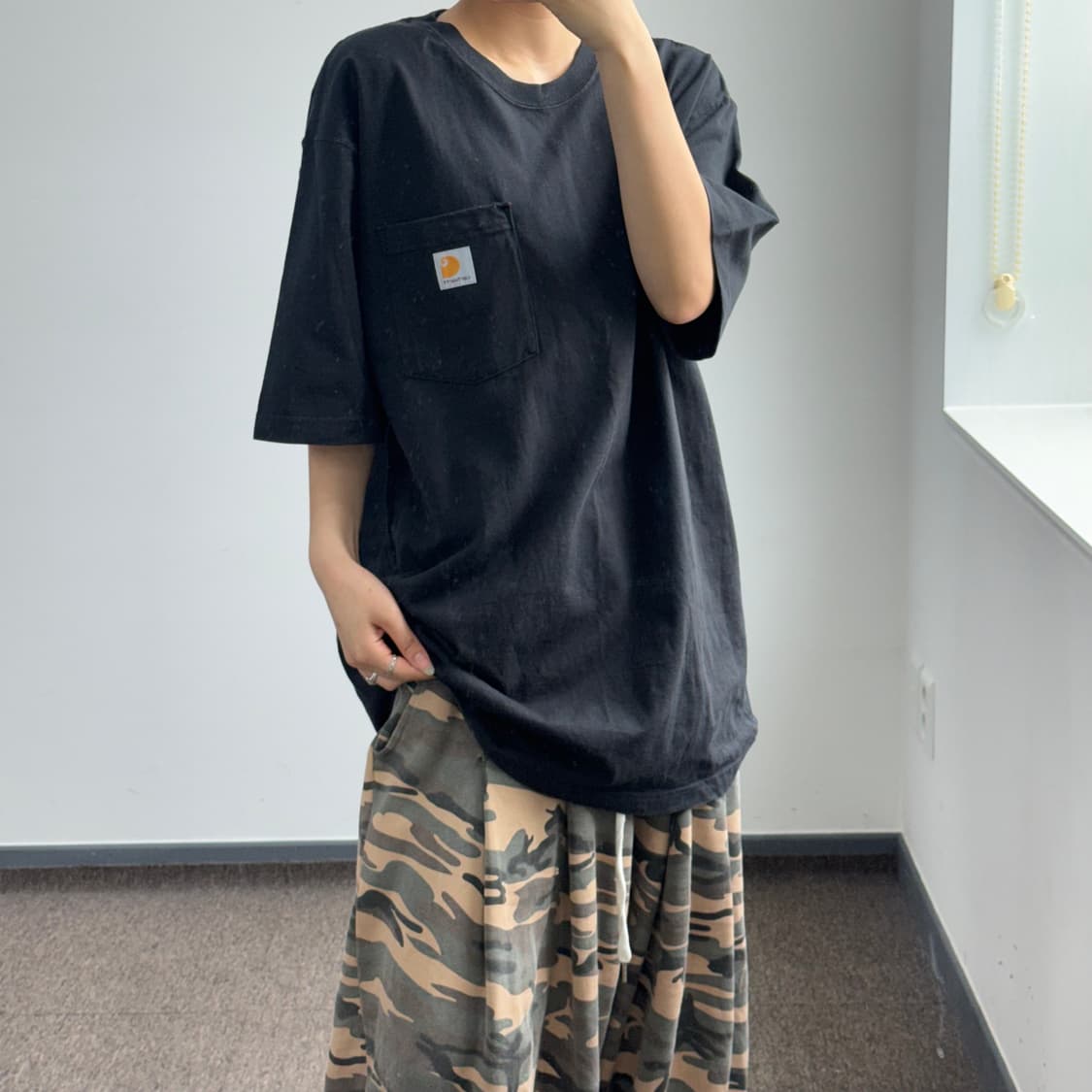 Carhartt 칼하트 원포켓 블랙 반팔 상품이미지2