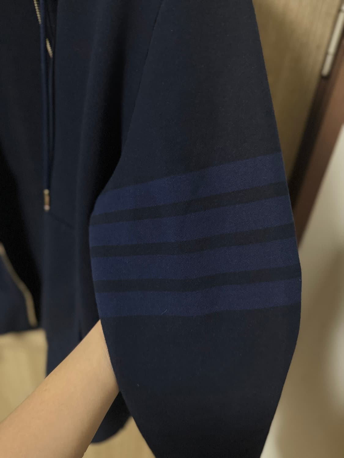 톰브라운 사선완장 후드집업 네이비 상품이미지4