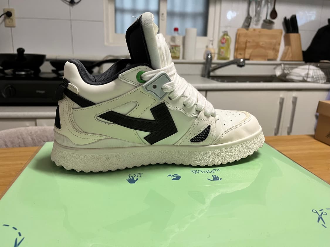 오프화이트 23ss 스펀지 미드탑 스니커즈 41사이즈 상품이미지5