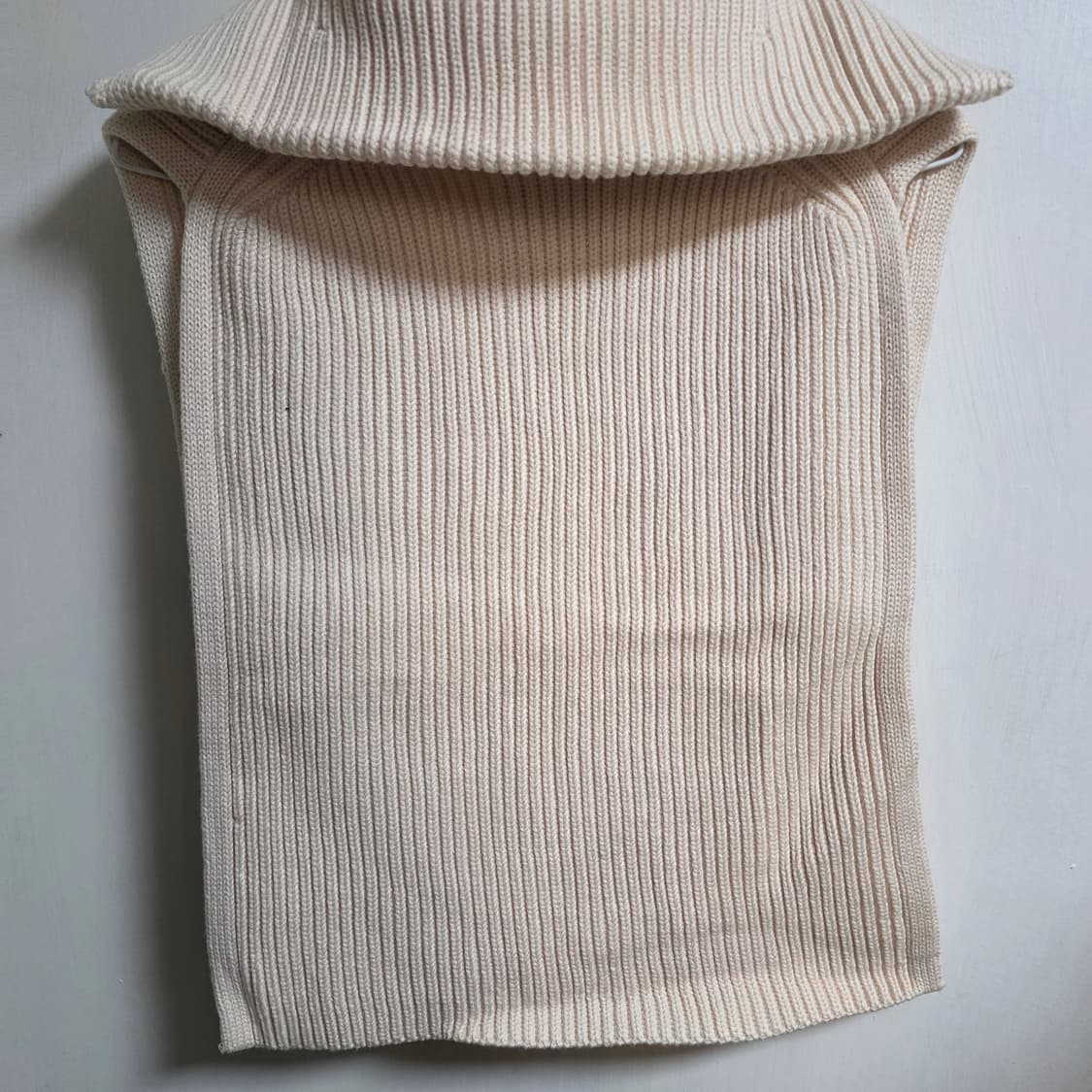 새상품) COS 빕 코스 하프집업 베스트 아이보리 상품이미지6