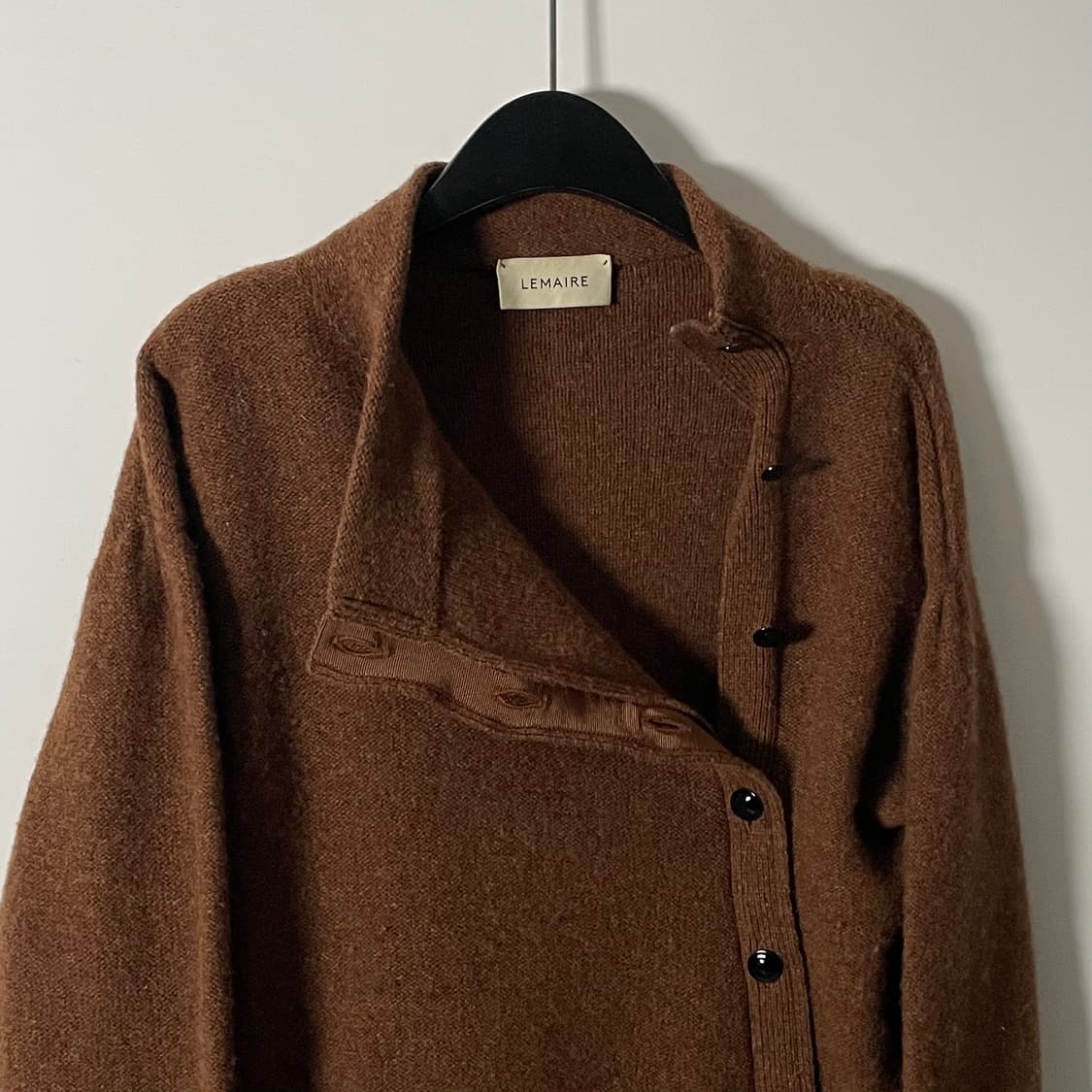 르메르 우먼스 비대칭 울 가디건 (on.587)   상품이미지3