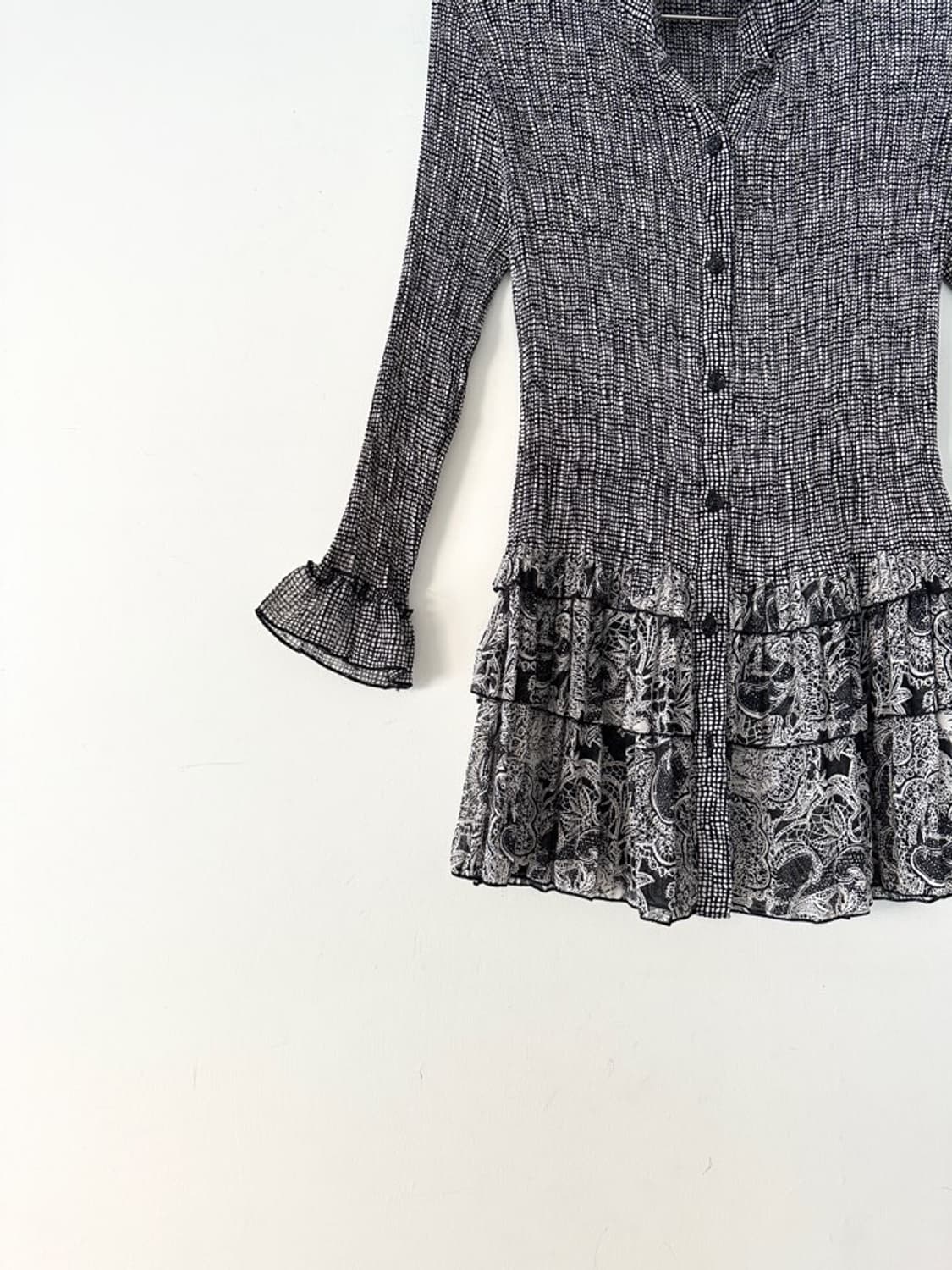 Pebble queen blouse / black 상품이미지2