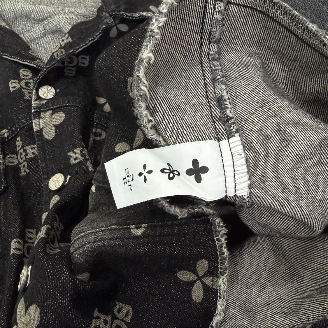 써저리 모노그램 클로버 트러커 데님 자켓 상품이미지9