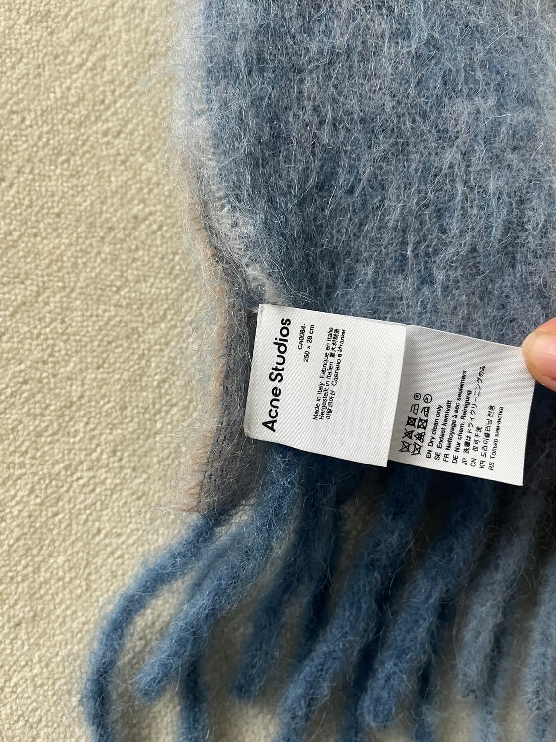 아크네 스튜디오 모헤어 체크 머플러 블루 베이지 상품이미지2