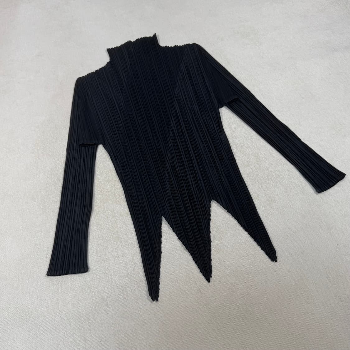 Pleats Please Black Long Sleeves Top 상품이미지3