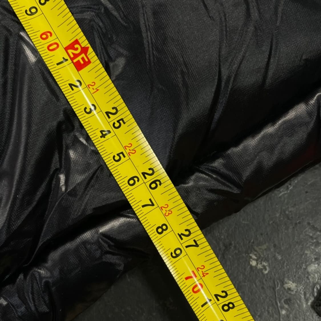 100 헤지스 유광 패딩 상품이미지8