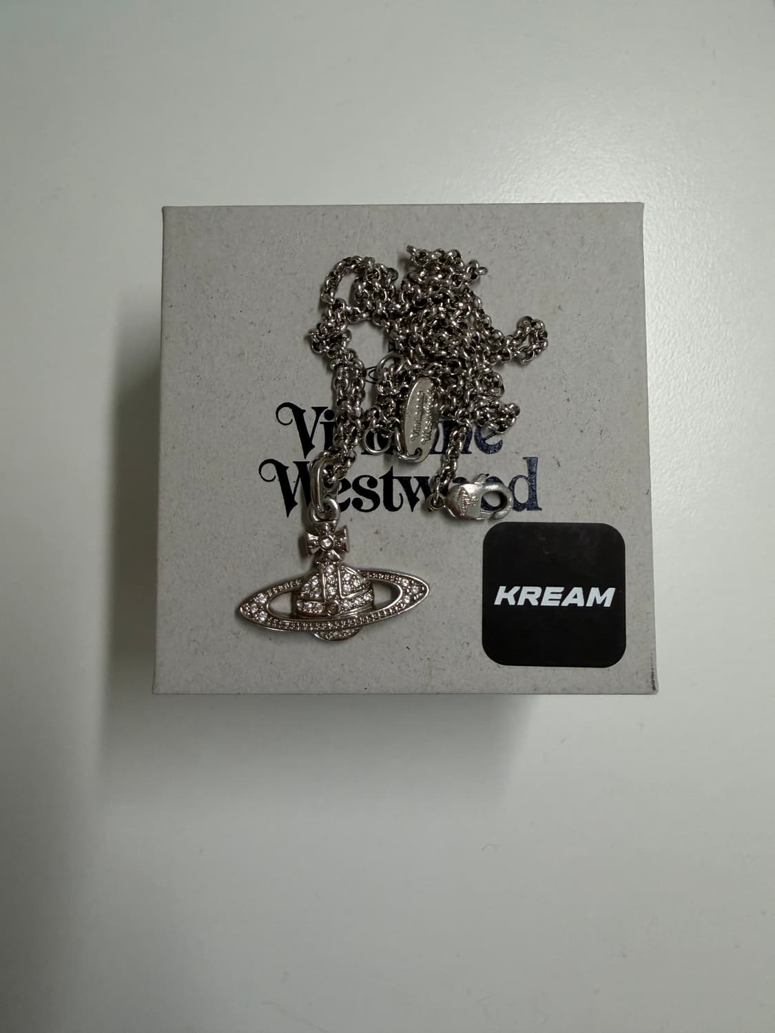 비비안 웨스트우드 미니 바스 릴리프 펜던트 실버 상품이미지1