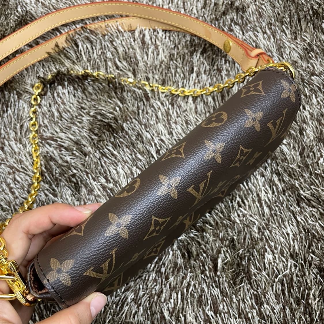 루이비통 Louis Vuitton 월릿 온 체인 아이비 모노그램 숄더백 상품이미지3