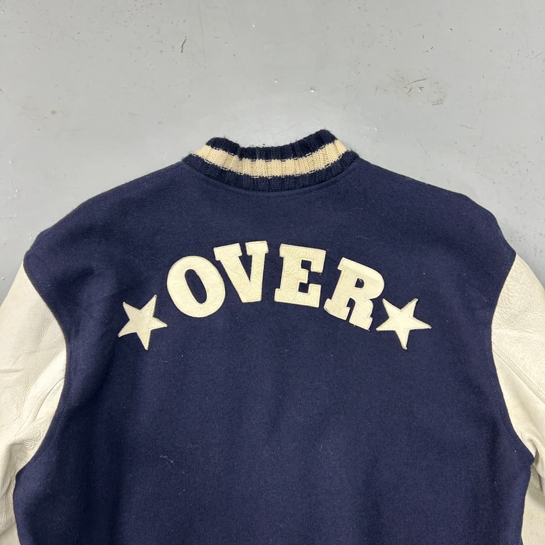 오버 더 스트라이프 레더 스타디움 자켓  상품이미지6