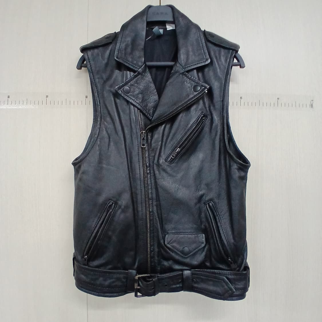 DIVIDED H&M 블랙 소가죽 베스트  상품이미지6