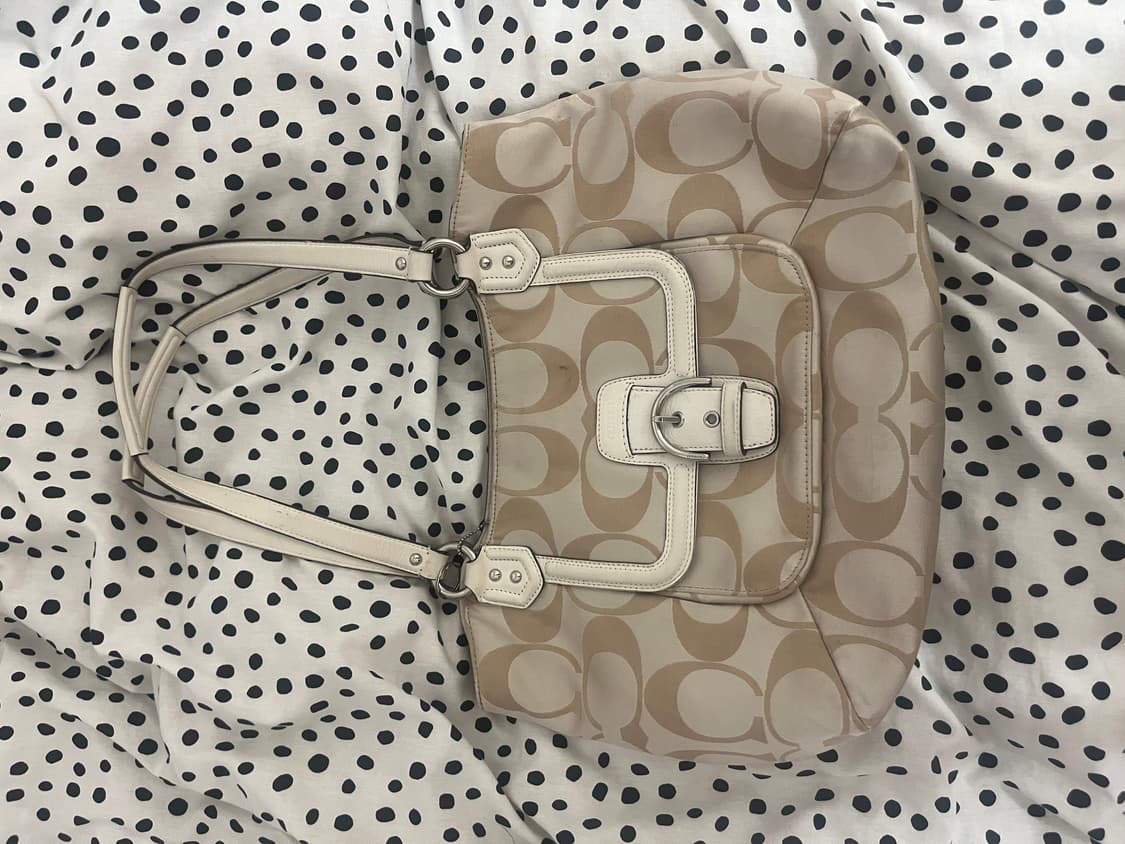 코치 숄더백 상품이미지1