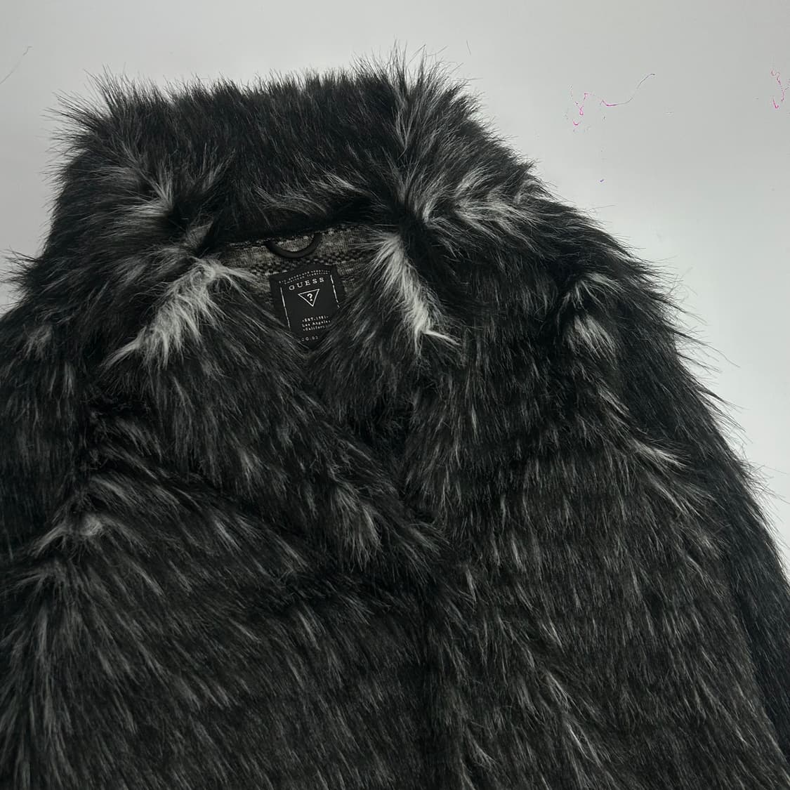 Guess 게스 블랙그레이 퍼 자켓  상품이미지4