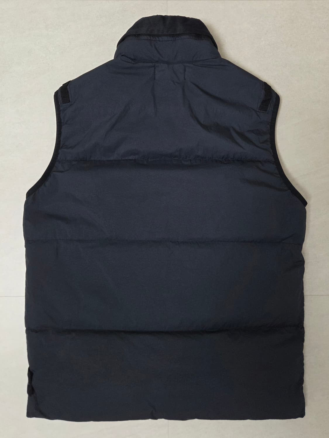 스톤아일랜드 크링클랩스 다운 패딩 조끼 7715G0123 상품이미지2