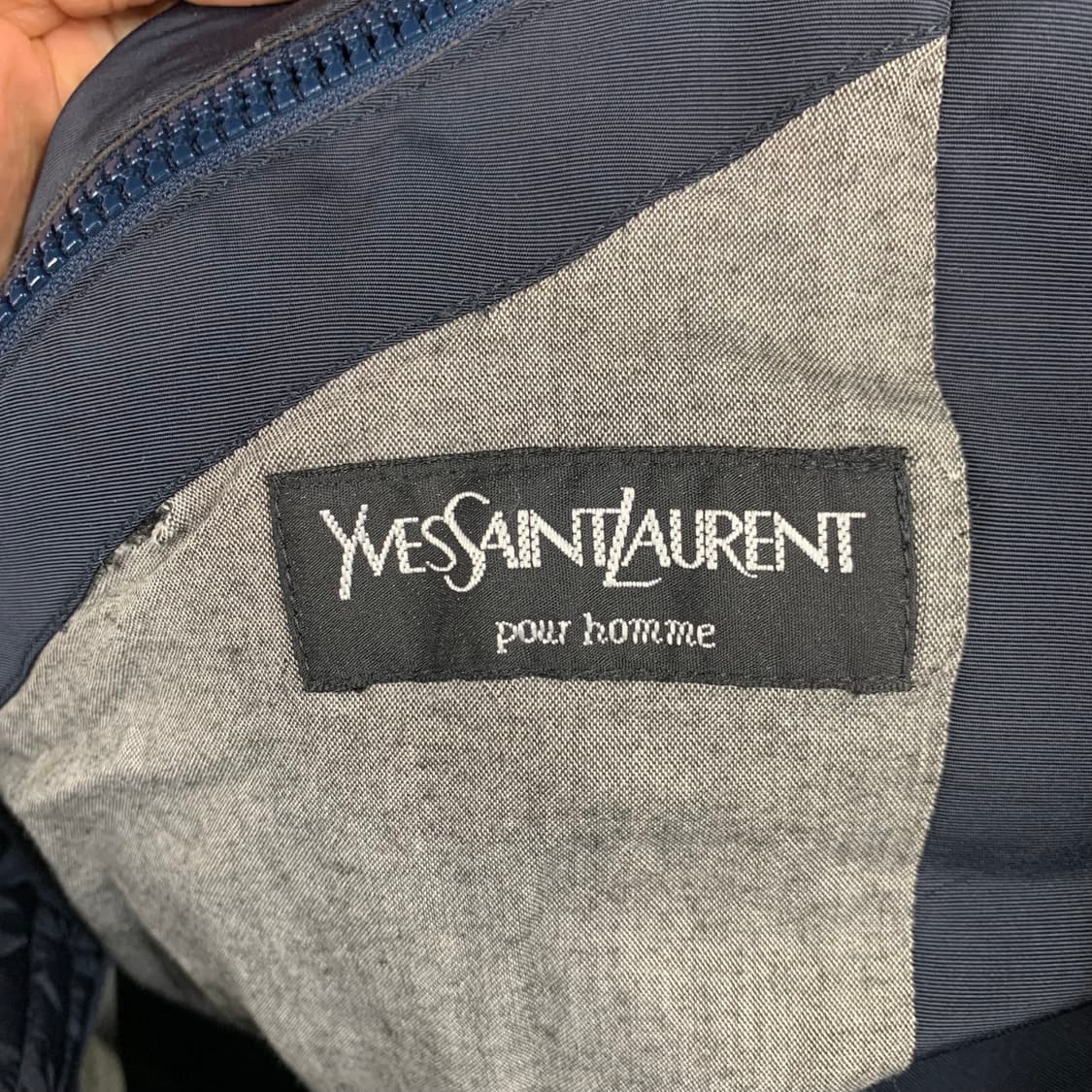 입생로랑 퀼팅 네이비 패딩 95 상품이미지6