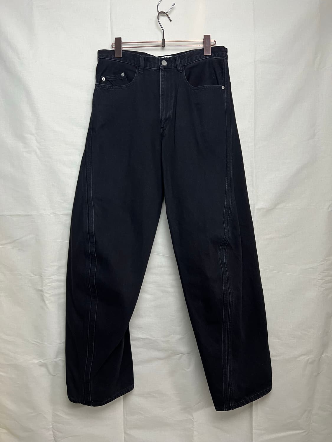 NVRFRGT 트위스트 와이드 페이드 진 상품이미지1