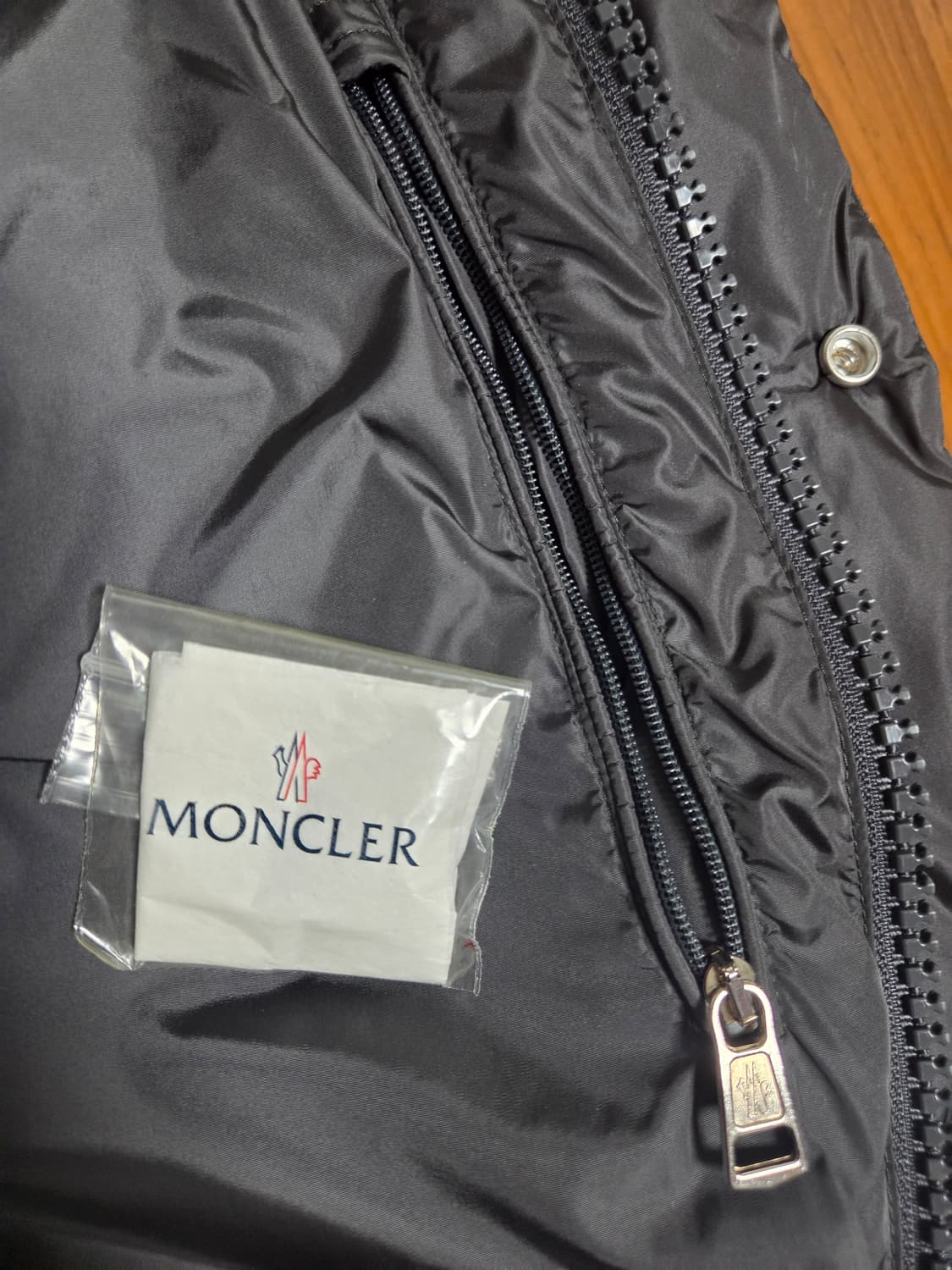 몽클레어 그레이 패딩자켓 상품이미지7