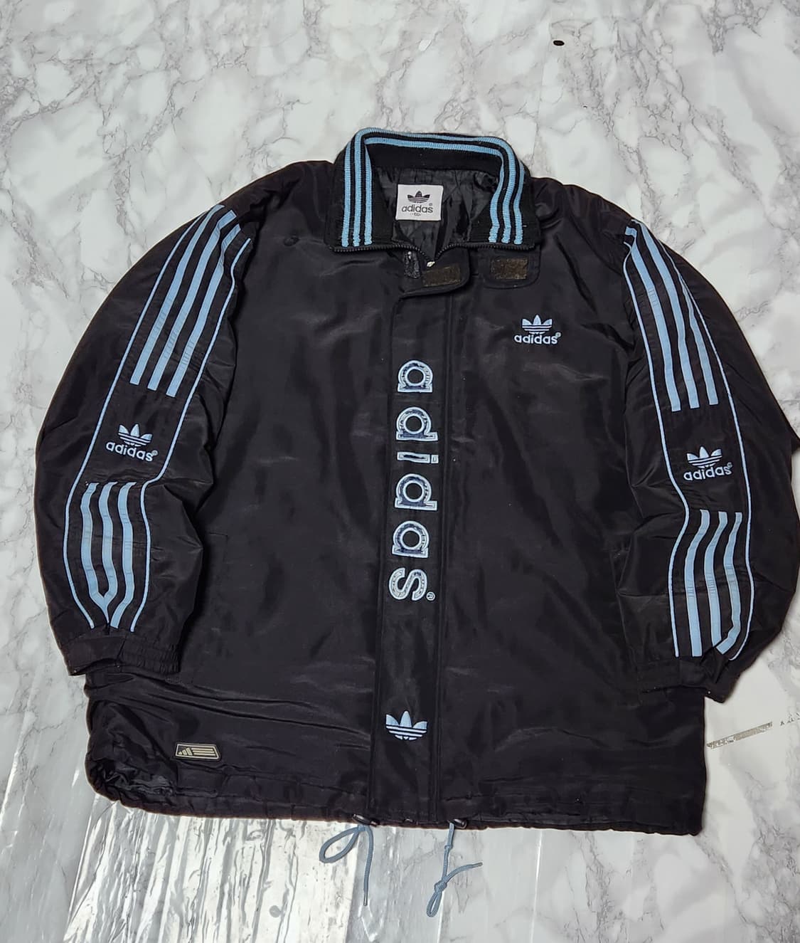 아디다스 스카이블루x블랙 앞 뒤 빅로고 올드스쿨 바람막이 점퍼 자켓 상품이미지3