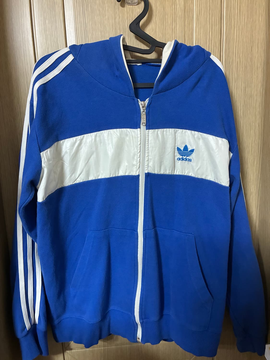 아디 배색 후드 상품이미지1