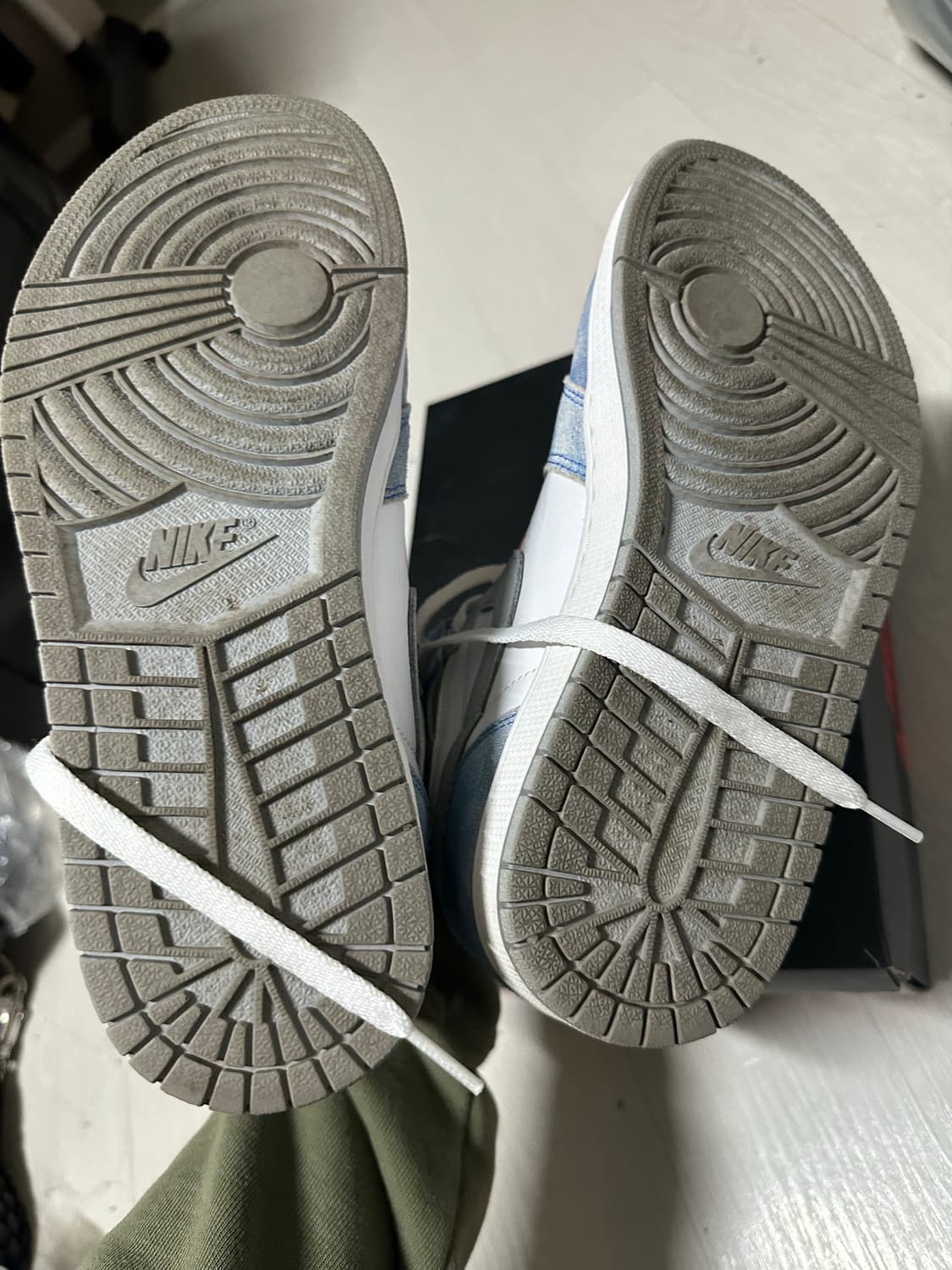 [275] 나이키 에어 조던 1 하이 OG 하이퍼 로열 상품이미지4