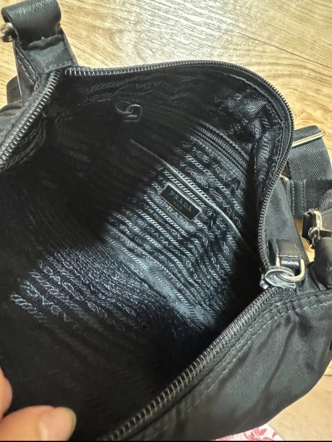 프라다 블랙 크로스백 상품이미지3