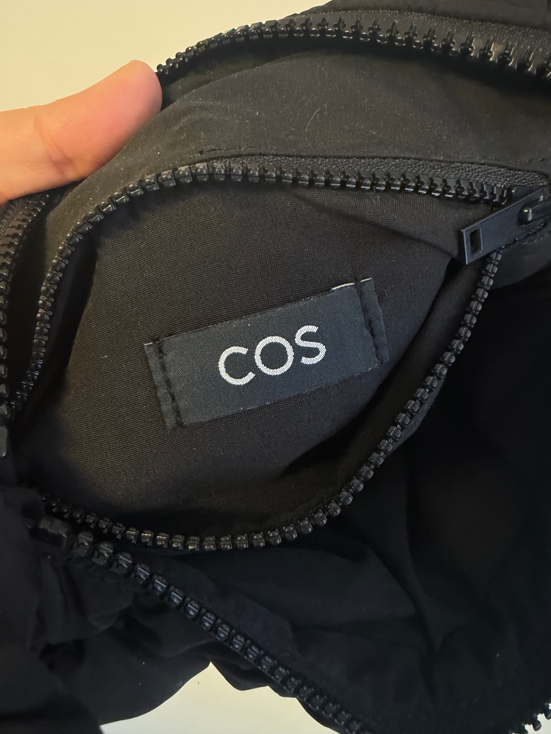 COS 퀼팅백 스몰 블랙 상품이미지2