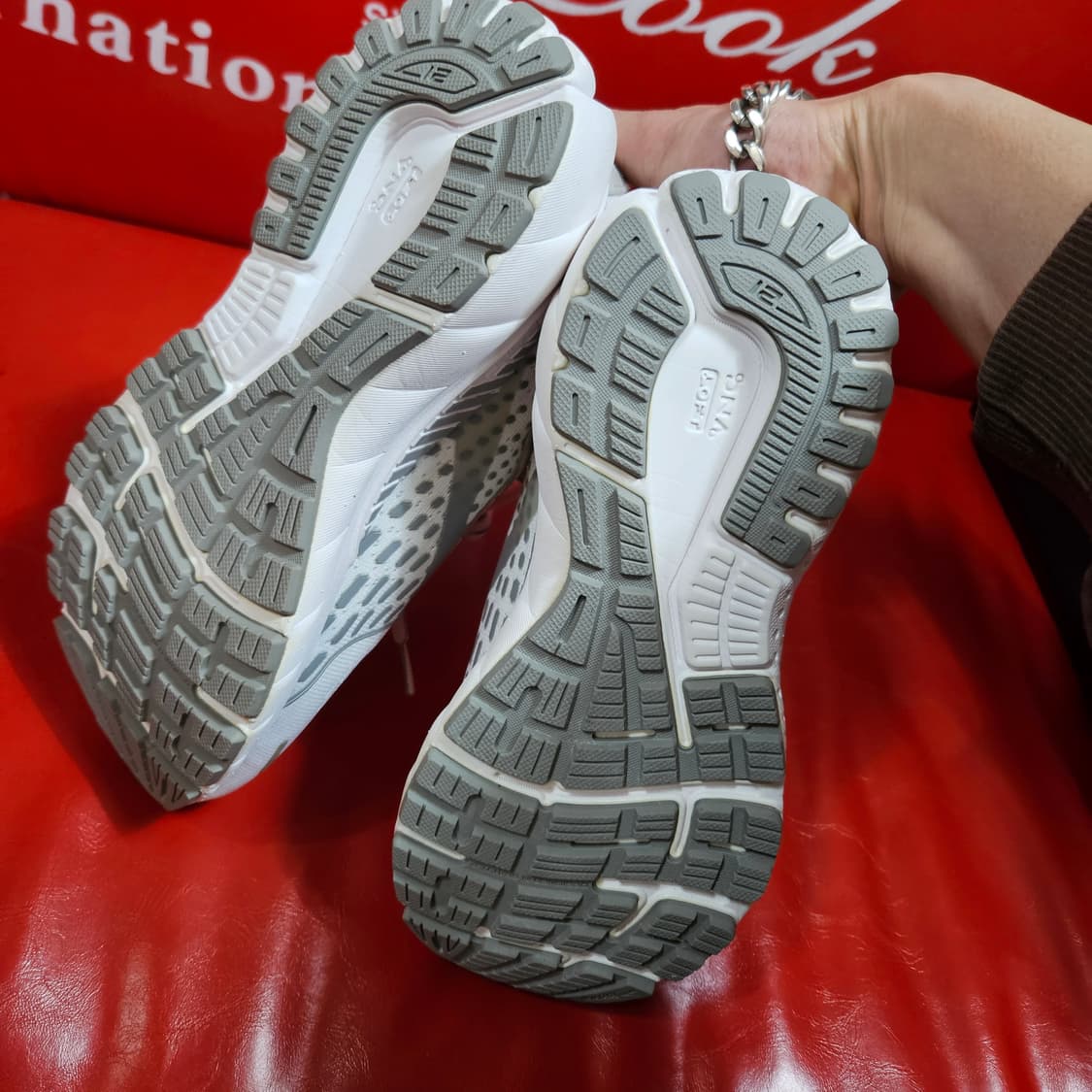 (미사용) 브룩스(Brooks) 아드레날린 평발 마라톤 러닝화  상품이미지9