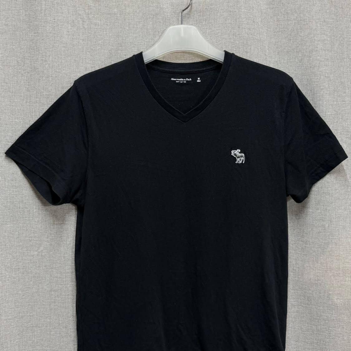 [M] 아베크롬비 블랙 V넥 반팔 티셔츠 상품이미지3
