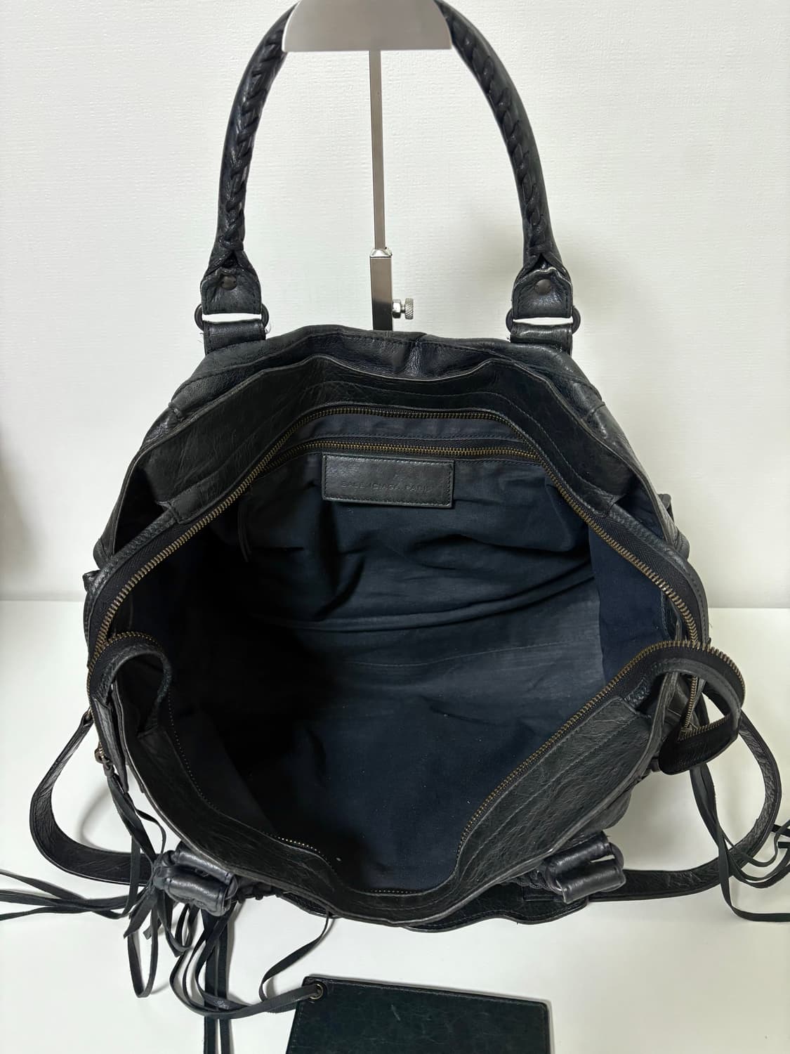 발렌시아가 파트타임 모터백 블랙 상품이미지10