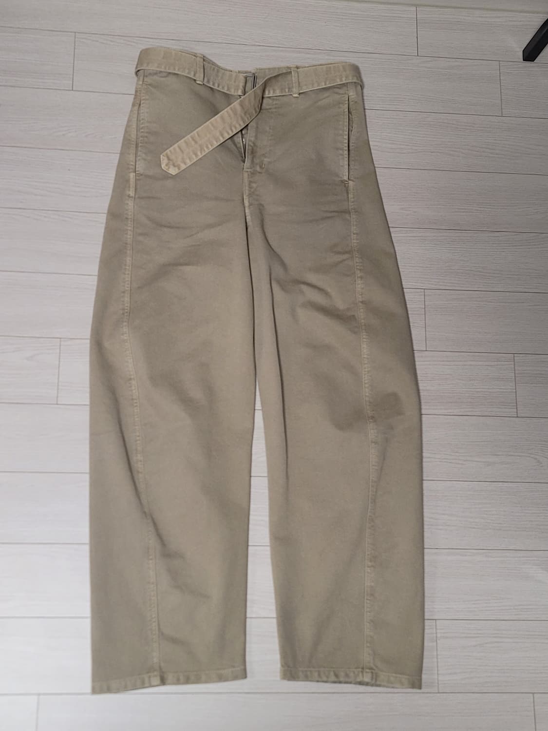 르메르 트위스티드 벨티드 팬츠 M사이즈 내추럴 베이지 상품이미지3