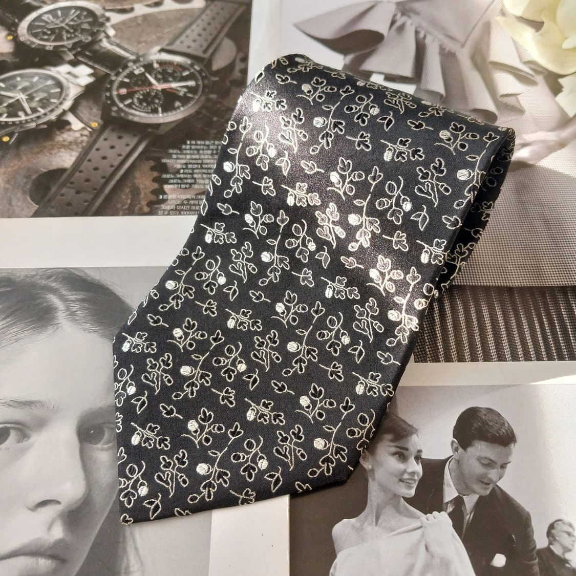 소니아리키엘 실크 플로럴 자카드 넥타이 9.9cm A+등급 A19022
 상품이미지2