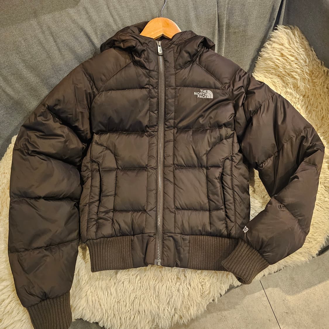노스페이스 550 밤색 숏패딩 상품이미지1