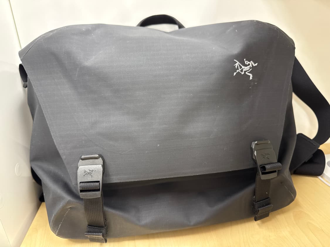 아크테릭스 그랜빌 10 캐리어 백 블랙 상품이미지1