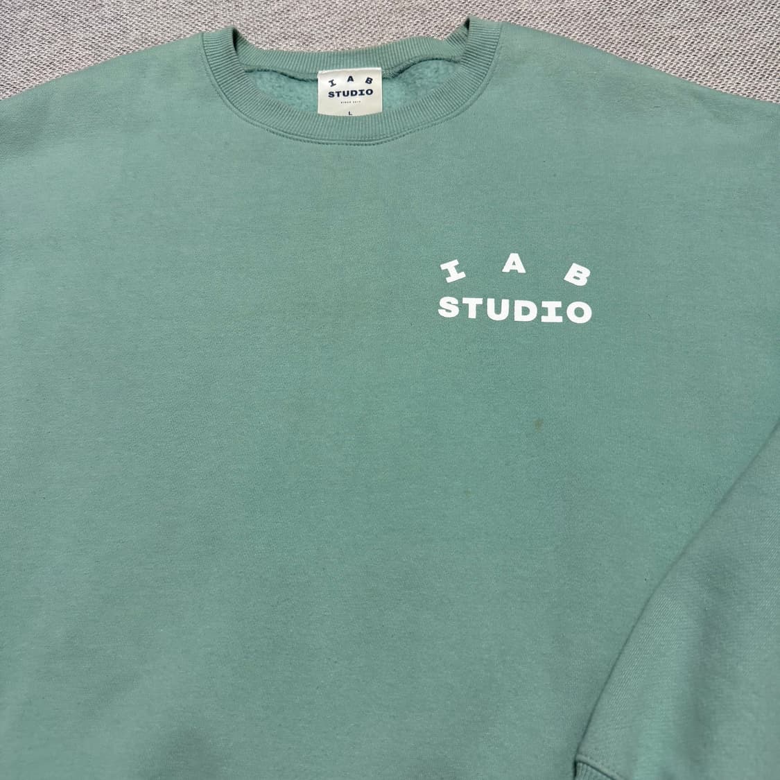 아이앱 스튜디오 기모 맨투맨 상품이미지2