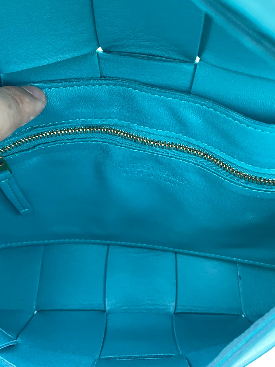 [ 정품 ] 보테가베네타 램스킨 카세트백 크로스백 블루그린 상품이미지3