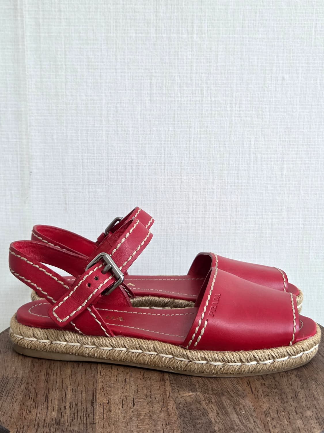 프라다 레드 가죽 에스파드 샌들 (EU 37.5) 상품이미지4