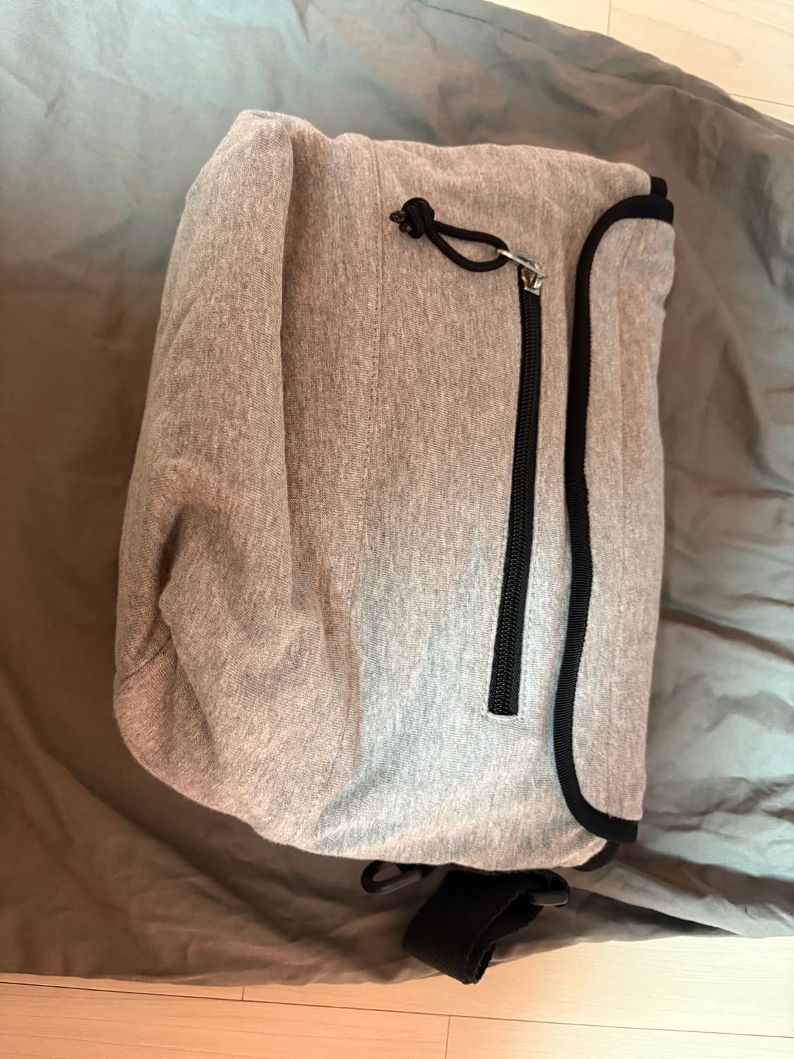 발렌시아가 익스플로러 스몰 메신저백 (새상품) 판매합니다. 상품이미지4