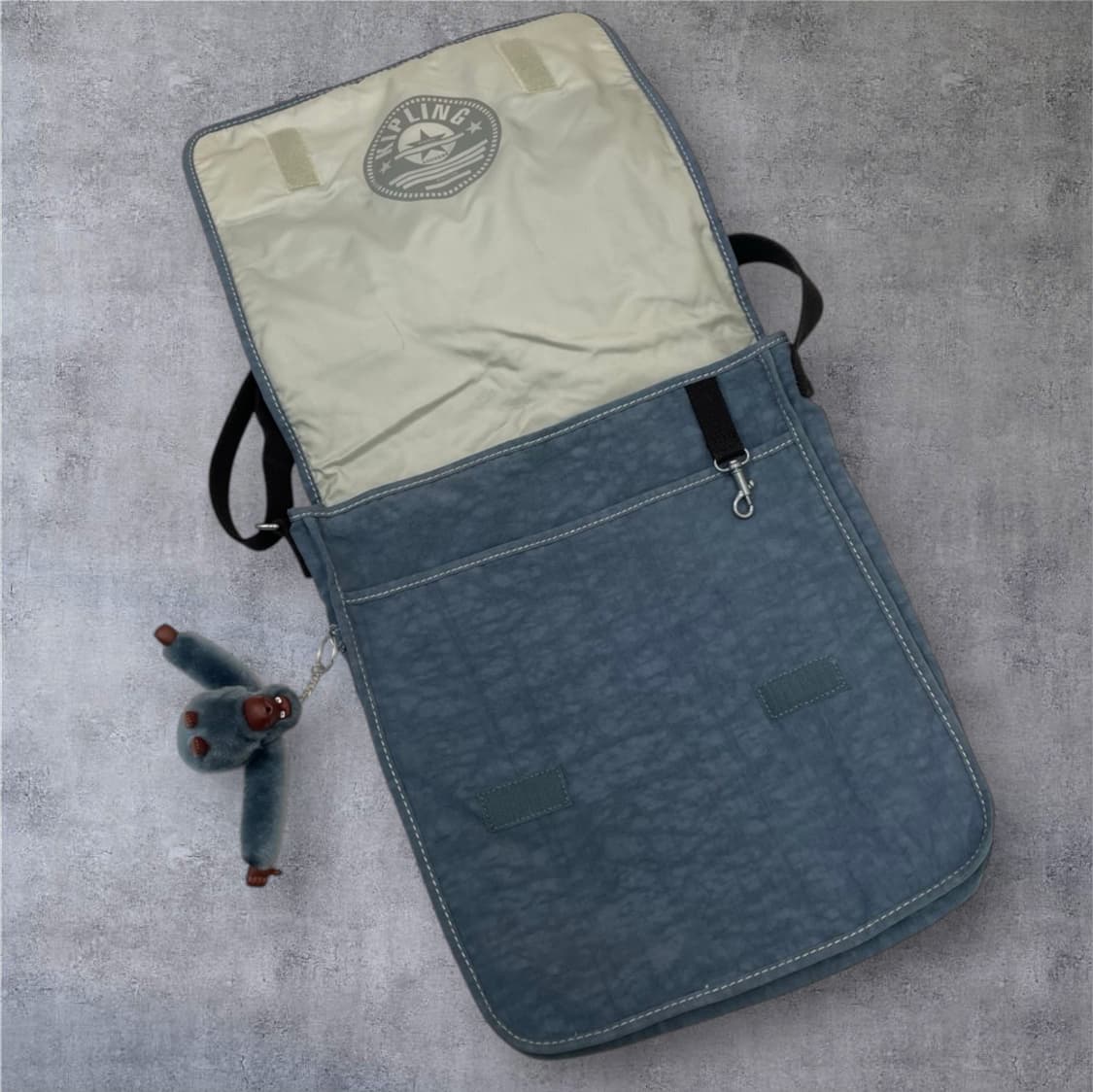 키플링 Kipling 라이트블루 멀티포켓 크로스백 상품이미지2